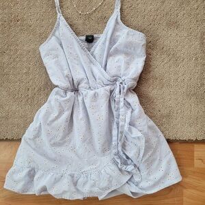 $59 Wild Fable Women's White and Blue Playsuit-romper Size S Floral